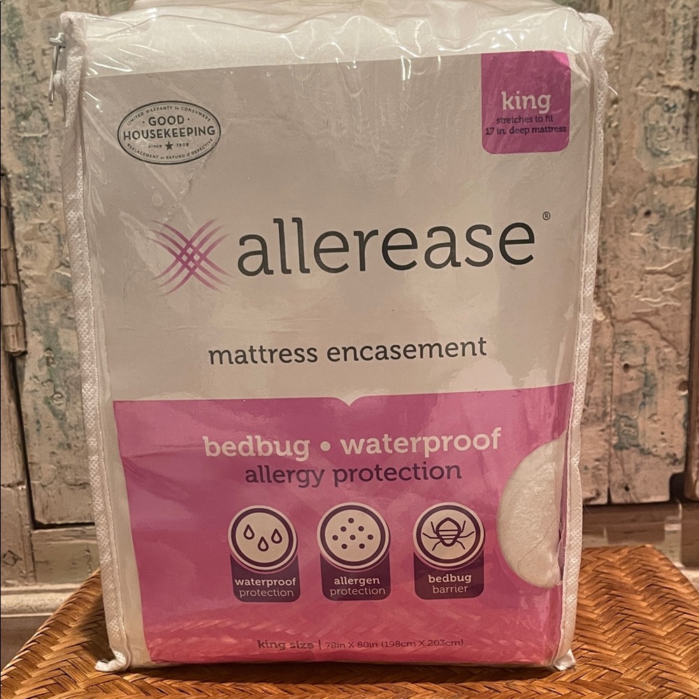 NWT Allerease White Mattress Encasement - King Size